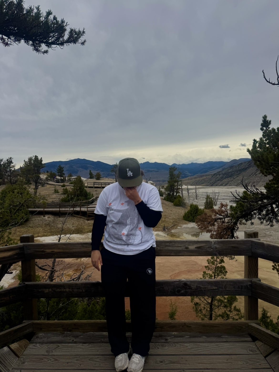 VLR familia repping VLR gear