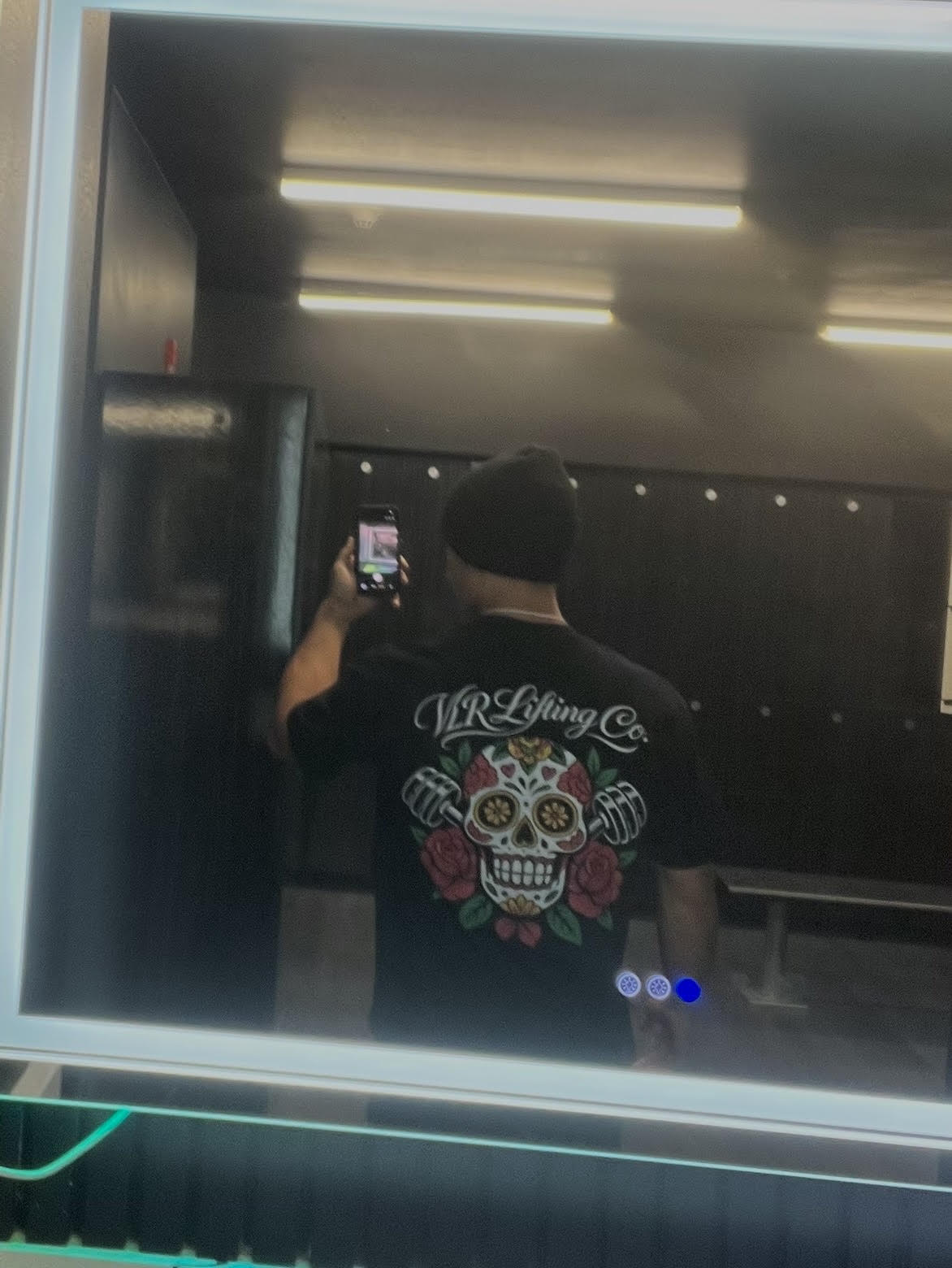 VLR familia repping VLR gear